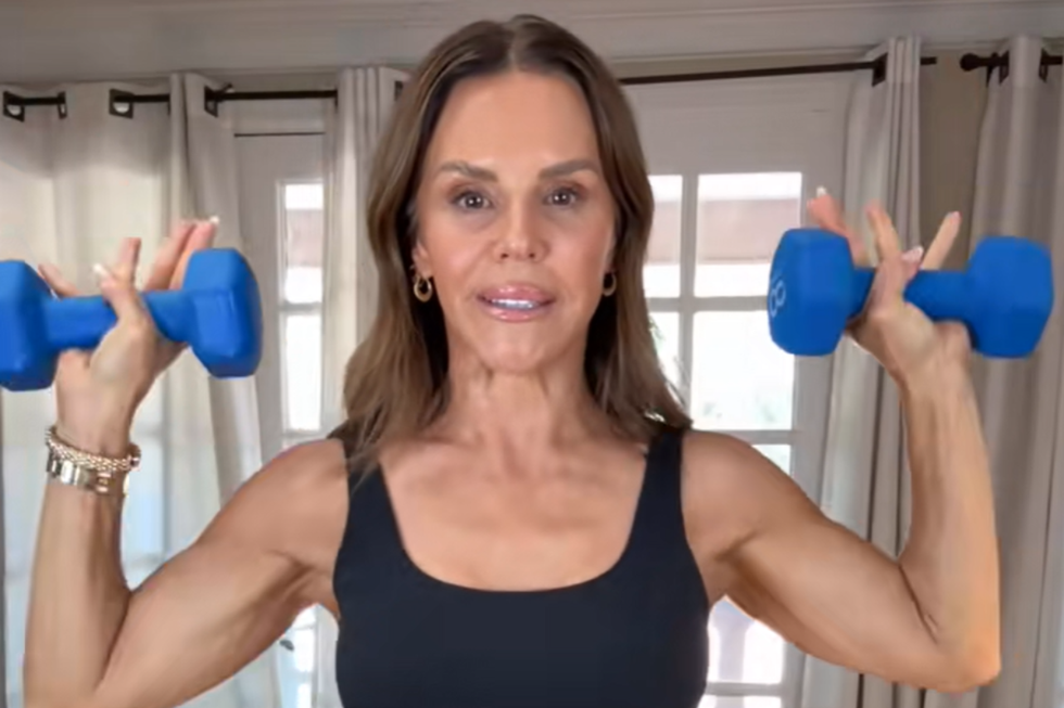 Lisa lifting weights