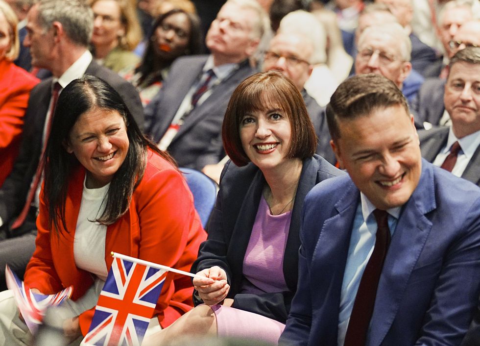 Lisa Nandy and Wes Streeting put their flags down to sing a Britpop anthem