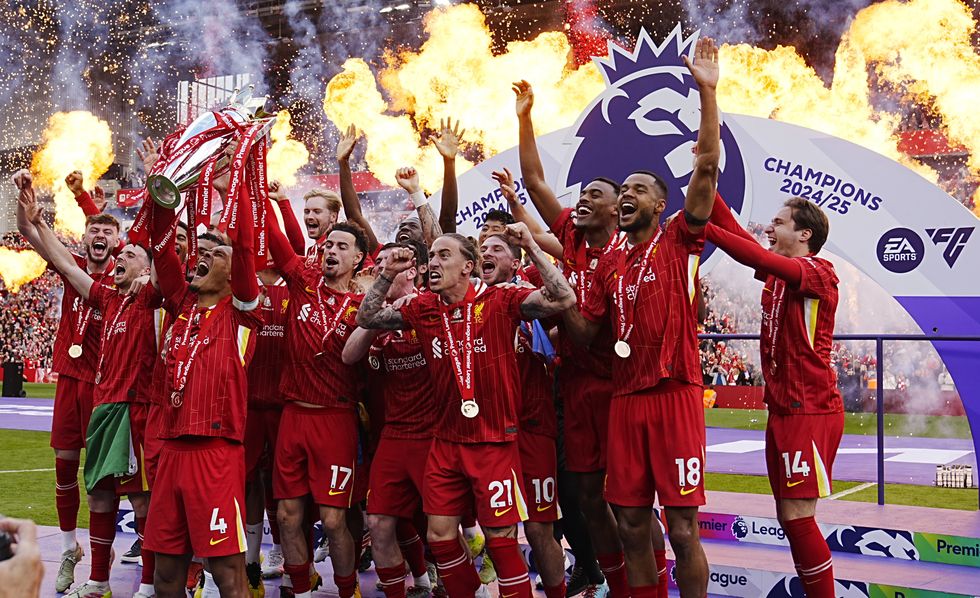 Liverpool trophy lift