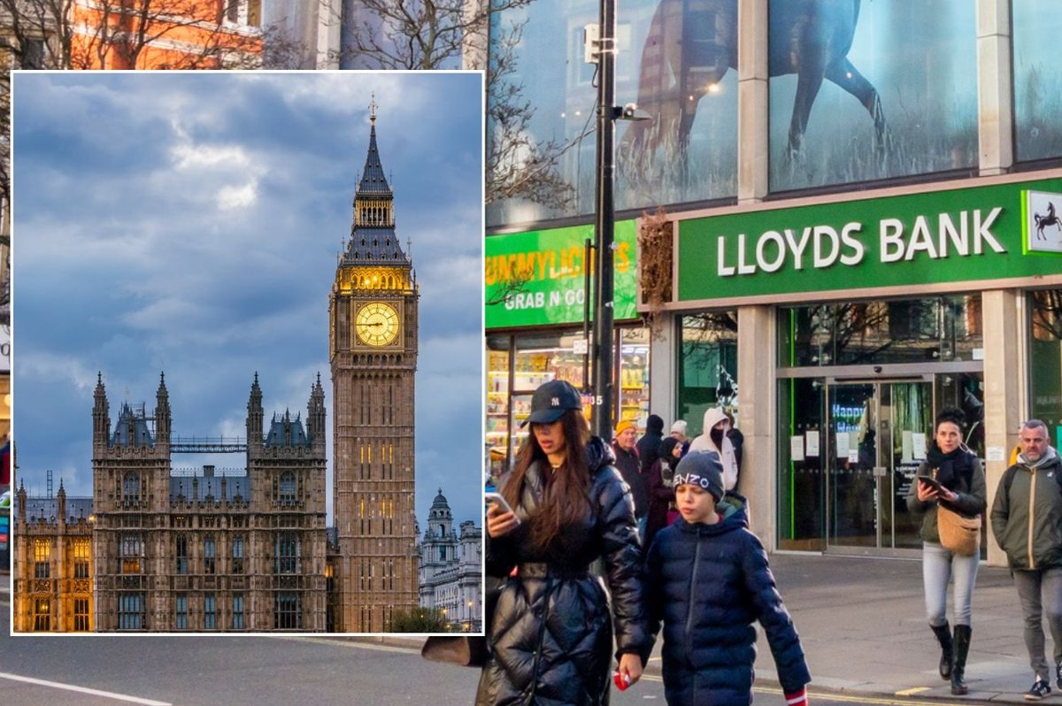 Lloyds Bank branch and Houses of