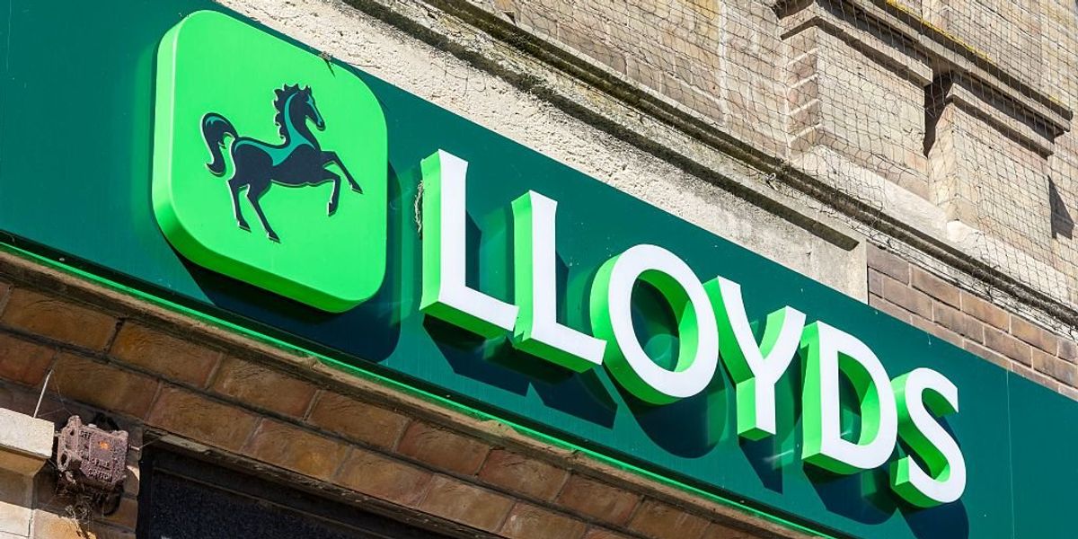 Lloyds Bank issues major update about customers’ cards and PIN numbers Lloyds Bank issues major update about customers’ cards and PIN numbers