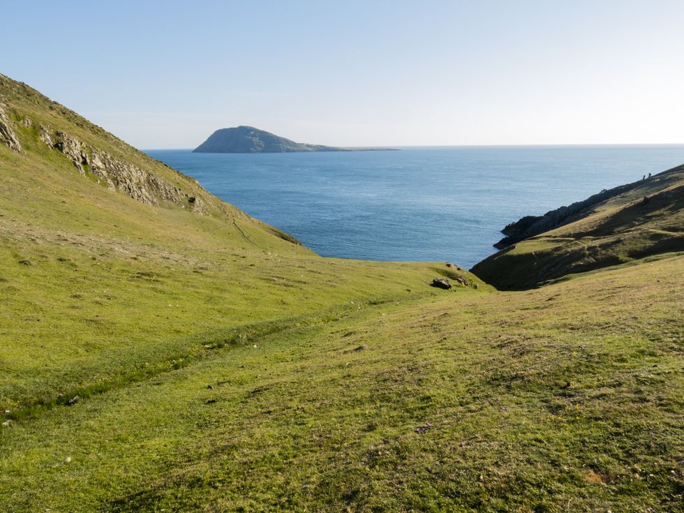 LLYN COASTLINE
