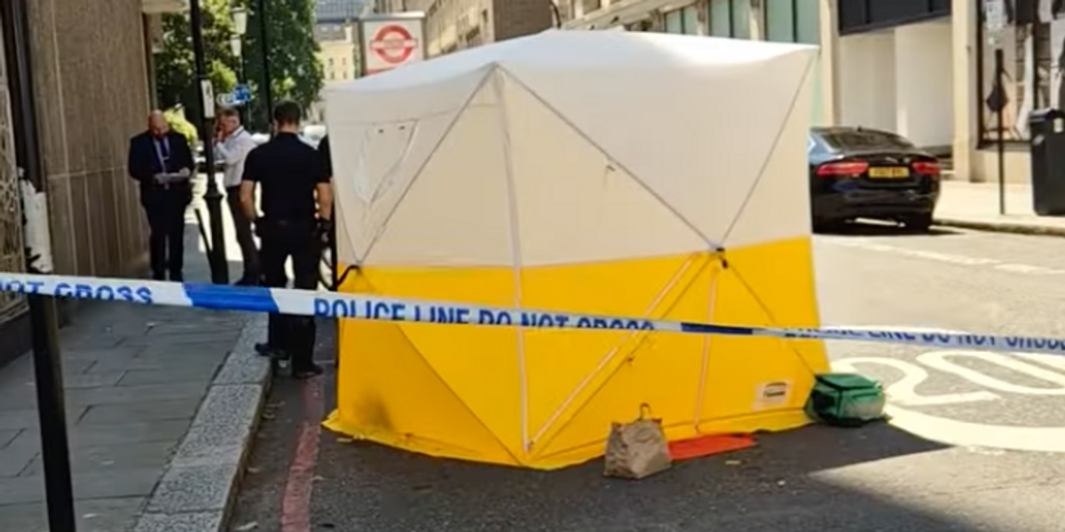 Man killed ‘while trying to stop knifeman stealing his watch’ as London compared to Brazilian FAVELA Man killed ‘while trying to stop knifeman stealing his watch’ as London compared to Brazilian FAVELA