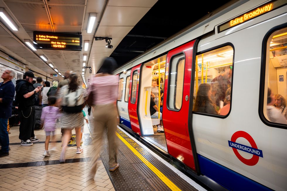 London underground tubes arrive and depart from Victoria underground station