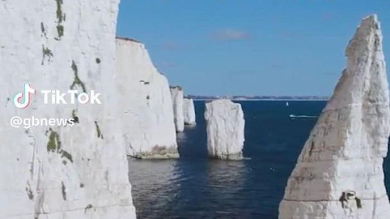 'Absolutely beautiful': Travellers rave about ‘stunning hidden spot’ on UK coastline