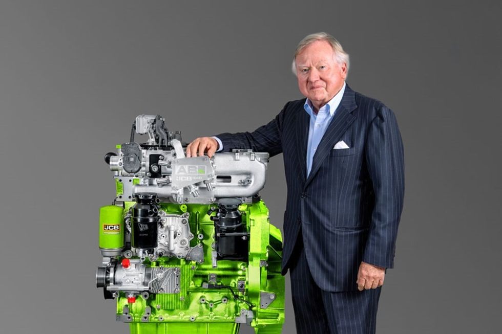 Lord Bamford with the JCB hydrogen engine \u200b