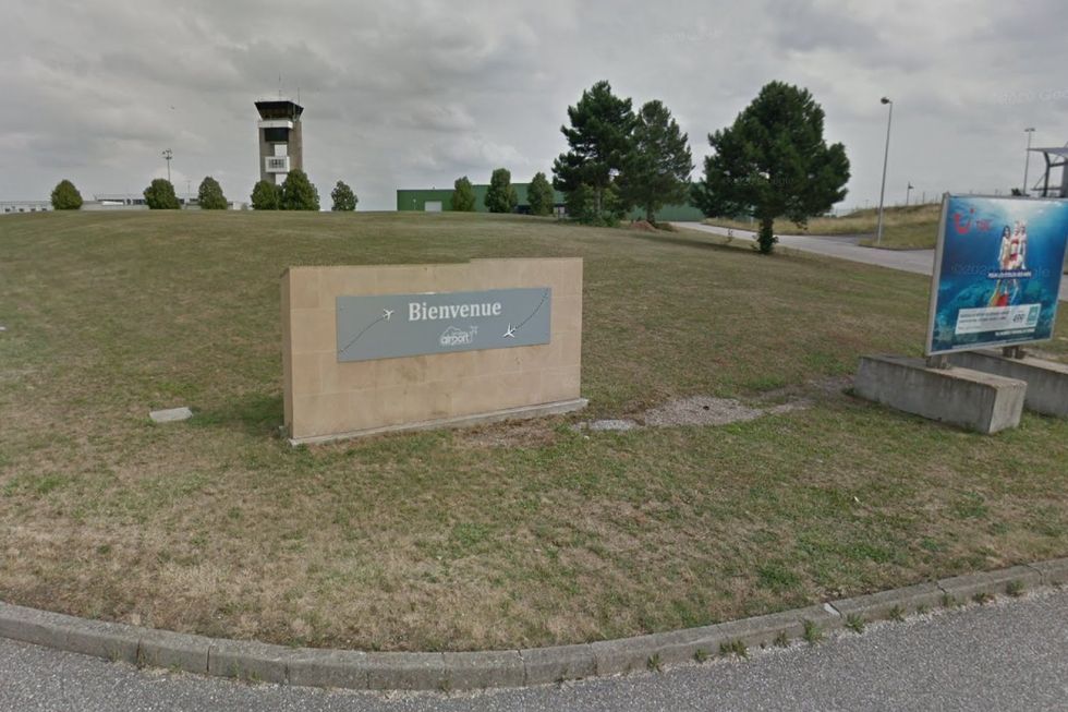 Lorraine Airport sign