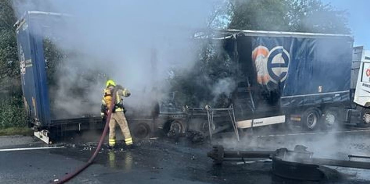 NextImg:M20 chaos: Motorists face hours of disruption as lorry fire blocks access to major motorway