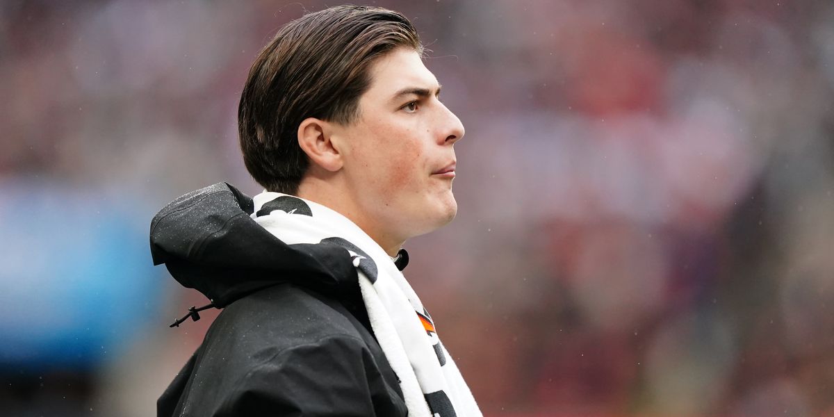 Louis Rees-Zammit makes shock rugby announcement as NFL dream goes bust Louis Rees-Zammit makes shock rugby announcement as NFL dream goes bust