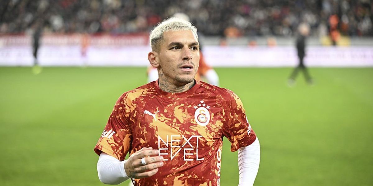 Former Arsenal star attacked in shopping centre as friend forced to step in Former Arsenal star attacked in shopping centre as friend forced to step in