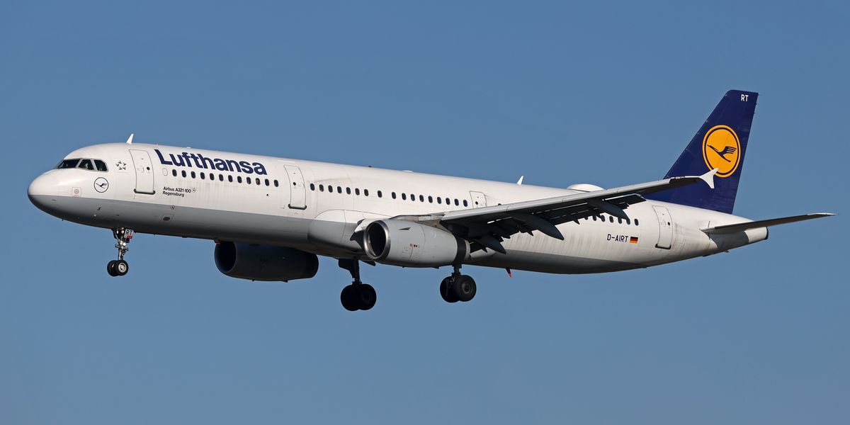 Lufthansa flight declares emergency mid-air moments after take-off from Heathrow Airport Lufthansa flight declares emergency mid-air moments after take-off from Heathrow Airport