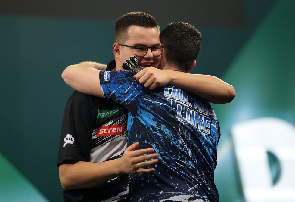 Luke Humphries has crashed out of the World Championship after a stunning performance from Gian van Veen