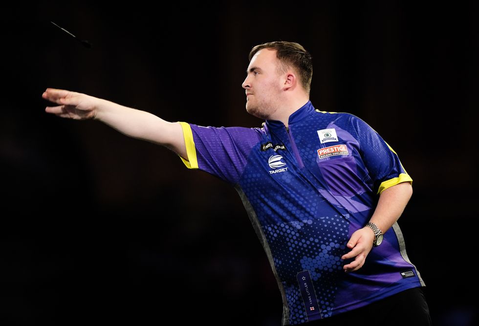 Luke Littler comfortably won his opening match