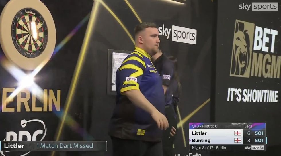 Luke Littler was in dominant form against Stephen Bunting as he beat him 6-3
