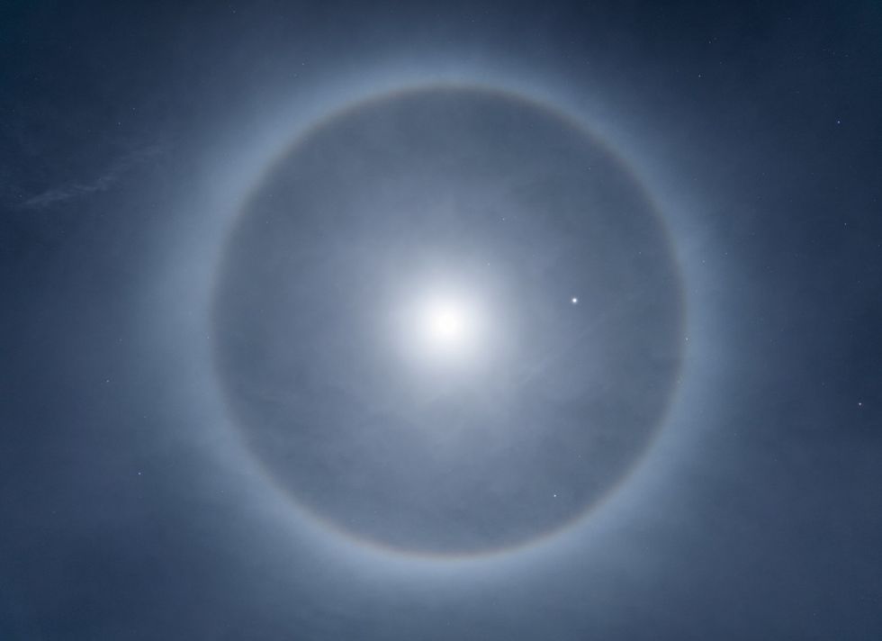 Lunar halo Devon