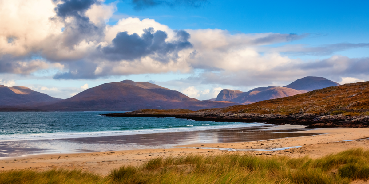 NextImg:A beach with 'golden sands and picturesque dunes' voted the best for stargazing in the UK - top 10