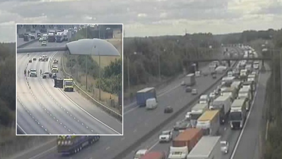 M25 collision and traffic