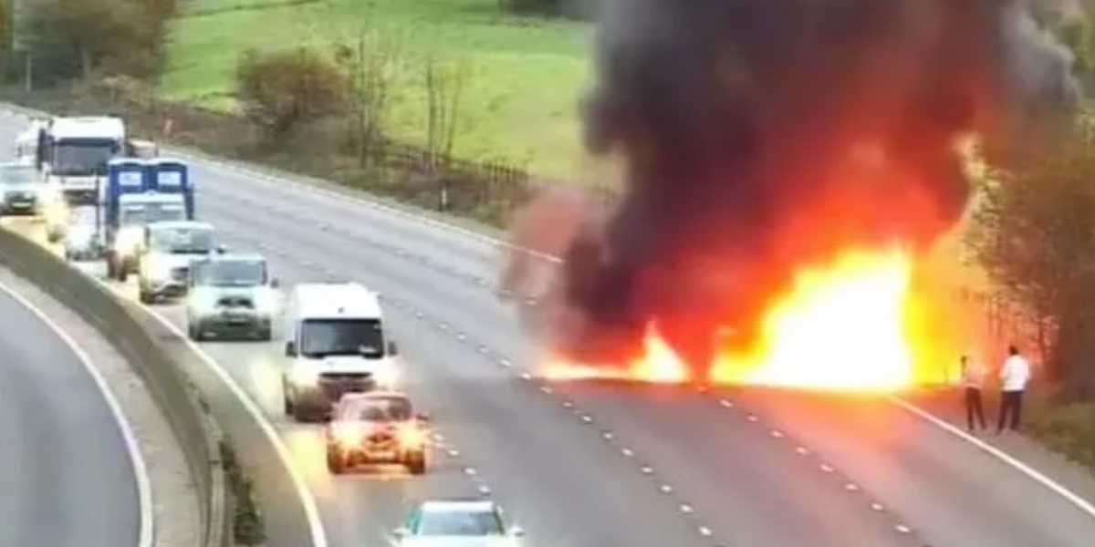 NextImg:M25 motorway closed after van engulfed by fireball between J5 and J6