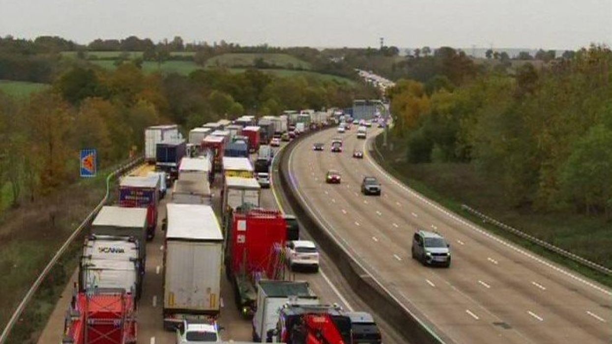 M25 traffic build up