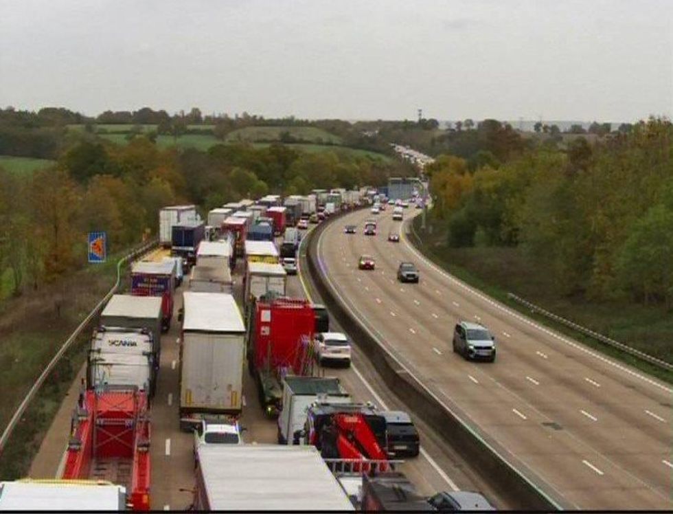 M25 traffic build up
