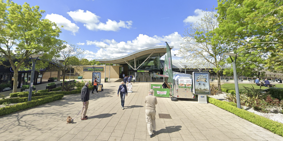NextImg:M40 service station food outlets shut after plague of cockroaches breaks out