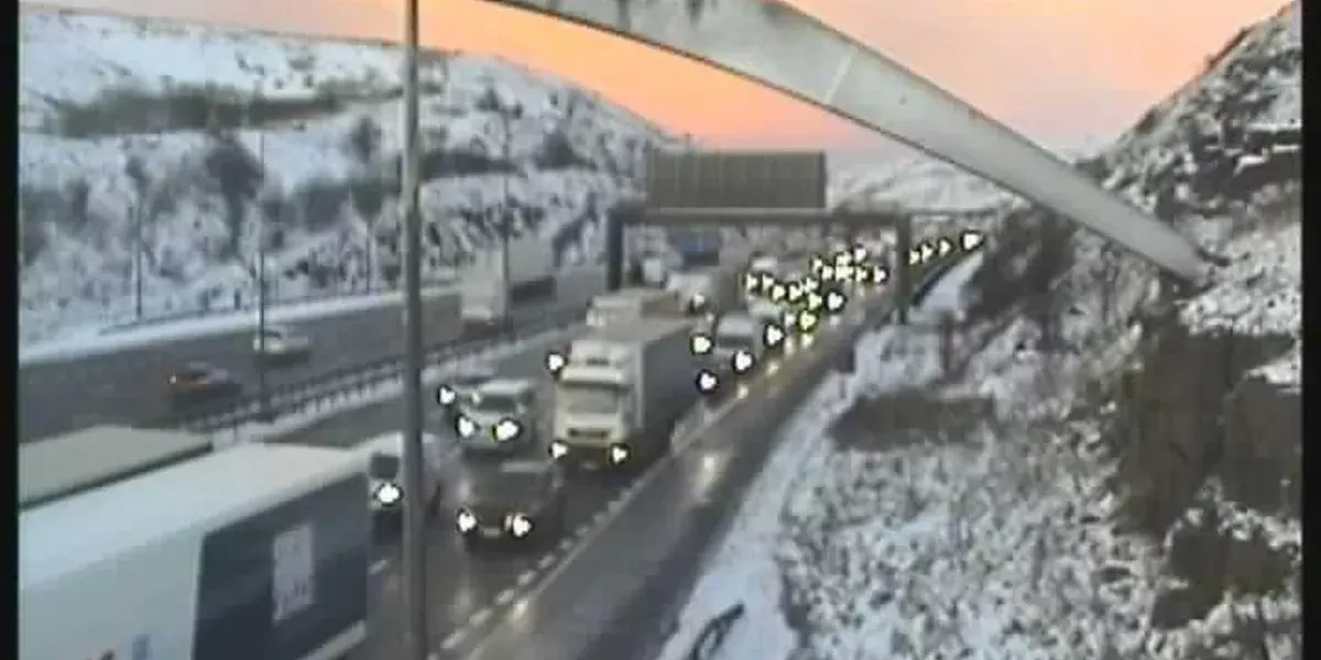 NextImg:Motorway traffic chaos: M62 blocked as icy roads cause 'a number of collisions' - 'Please slow down!'