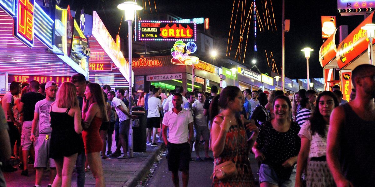NextImg:Young British tourist collapses on street in Magaluf before being rushed to hospital