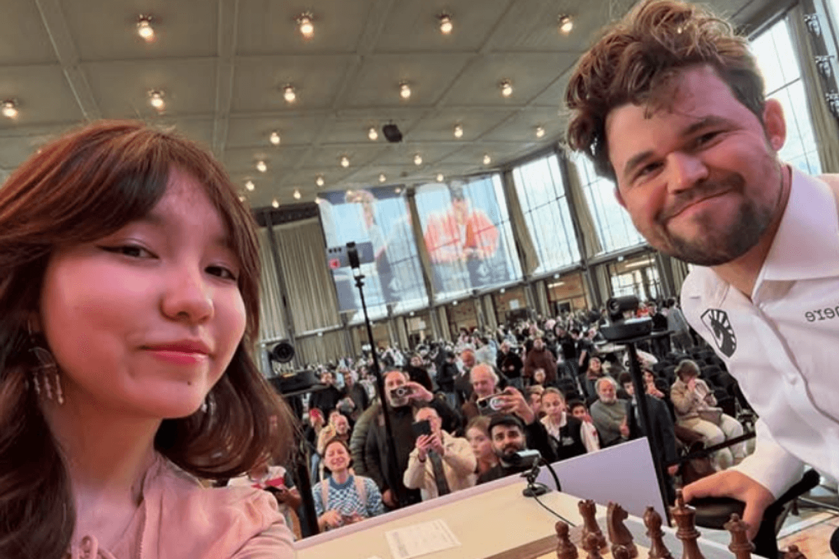 Magnus Carlsen and Alua Nurman