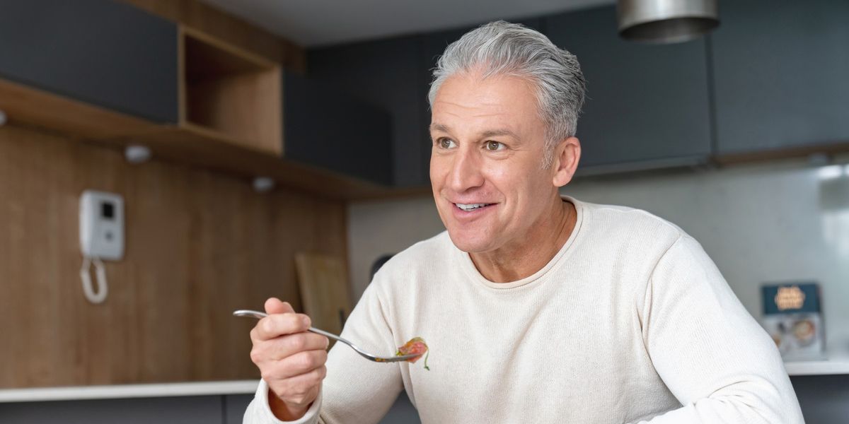 NextImg:How to live longer: Incorporating 3 nutrient-packed foods into your diet can help boost longevity
