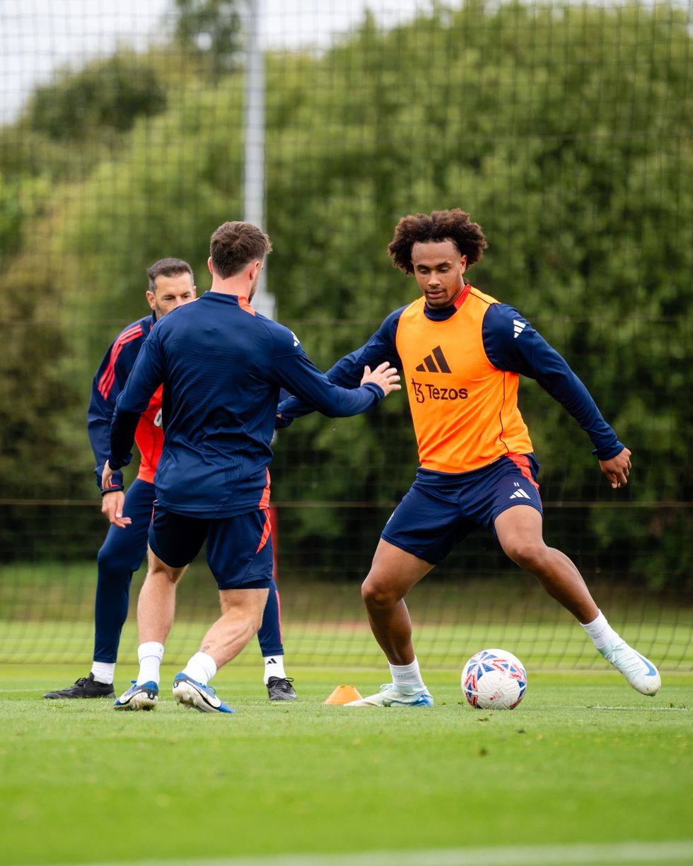 Man Utd news Joshua Zirkzee
