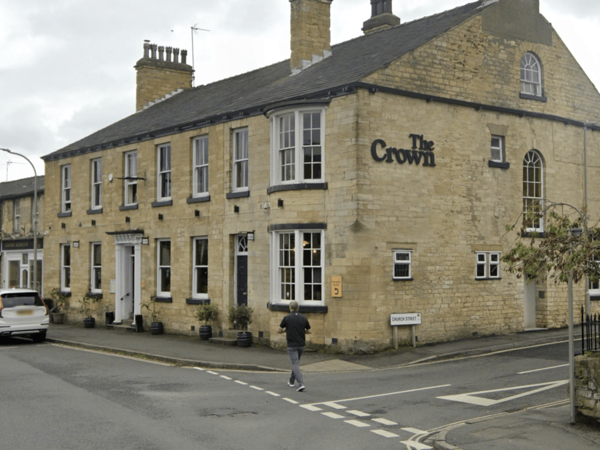 Pub forced to apologise over quiz team’s antisemitic jibe: 'Absolutely outrageous!'