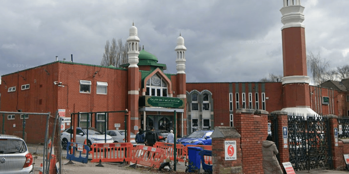 Second man arrested after armed intruders entered Manchester mosque during Ramadan prayers Second man arrested after armed intruders entered Manchester mosque during Ramadan prayers