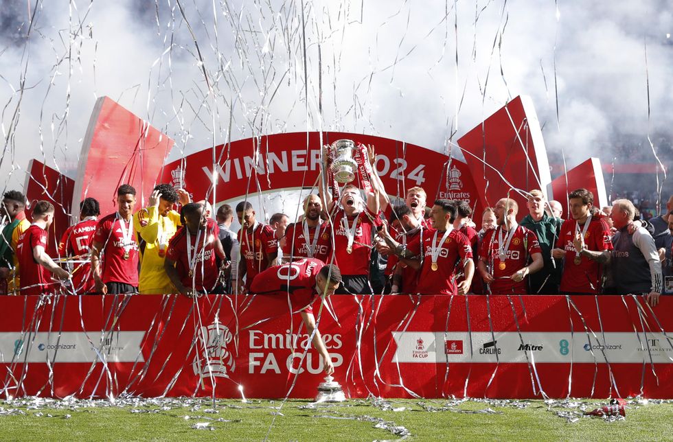 Manchester United beat Manchester City 2-1 in the FA Cup final