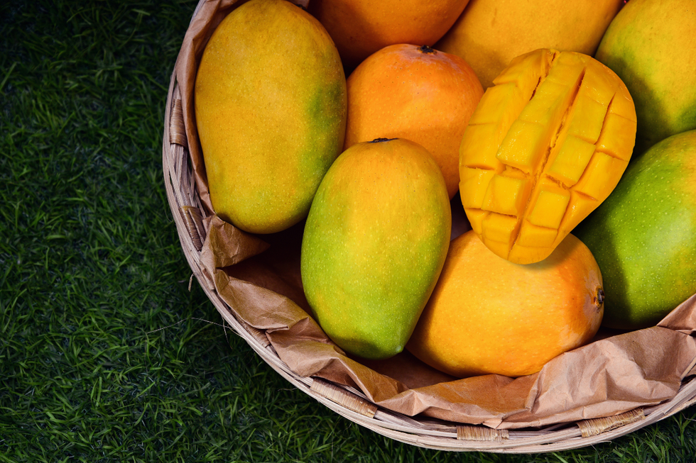 Mangoes in a bowl