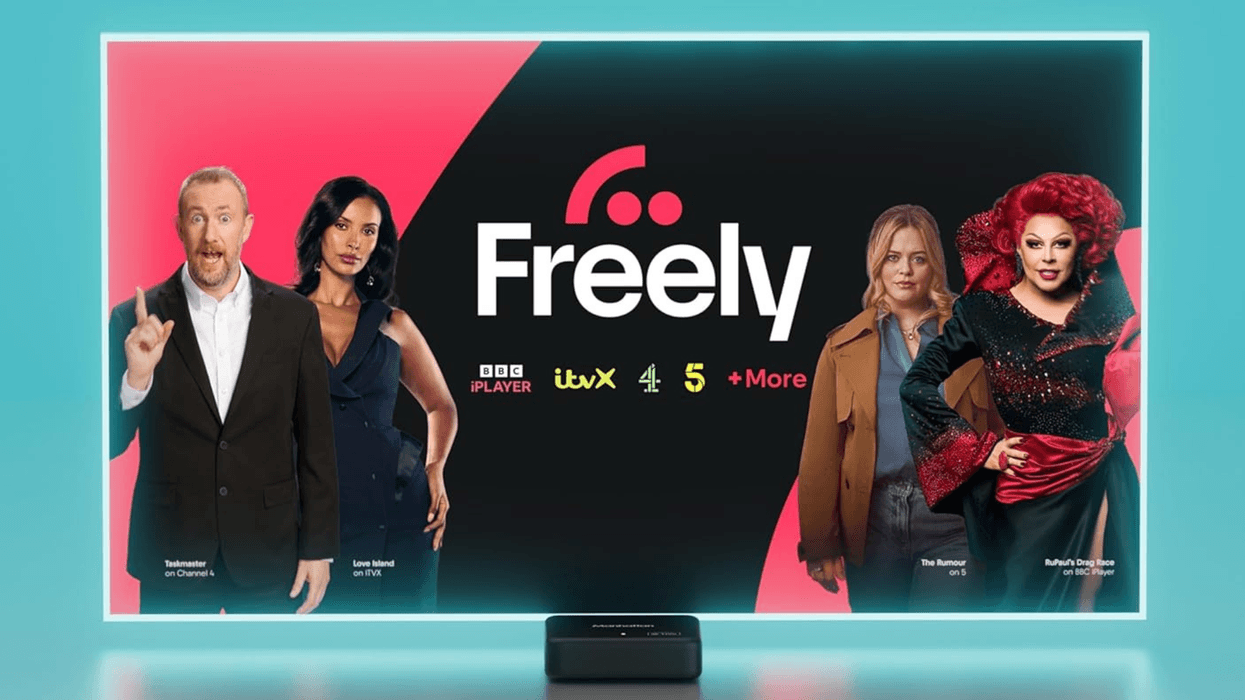 Manhattan Aero 4K TV Streamer with Freely in front of flat screen TV