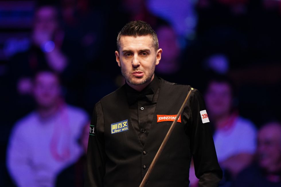 Mark Selby alerted the medical services