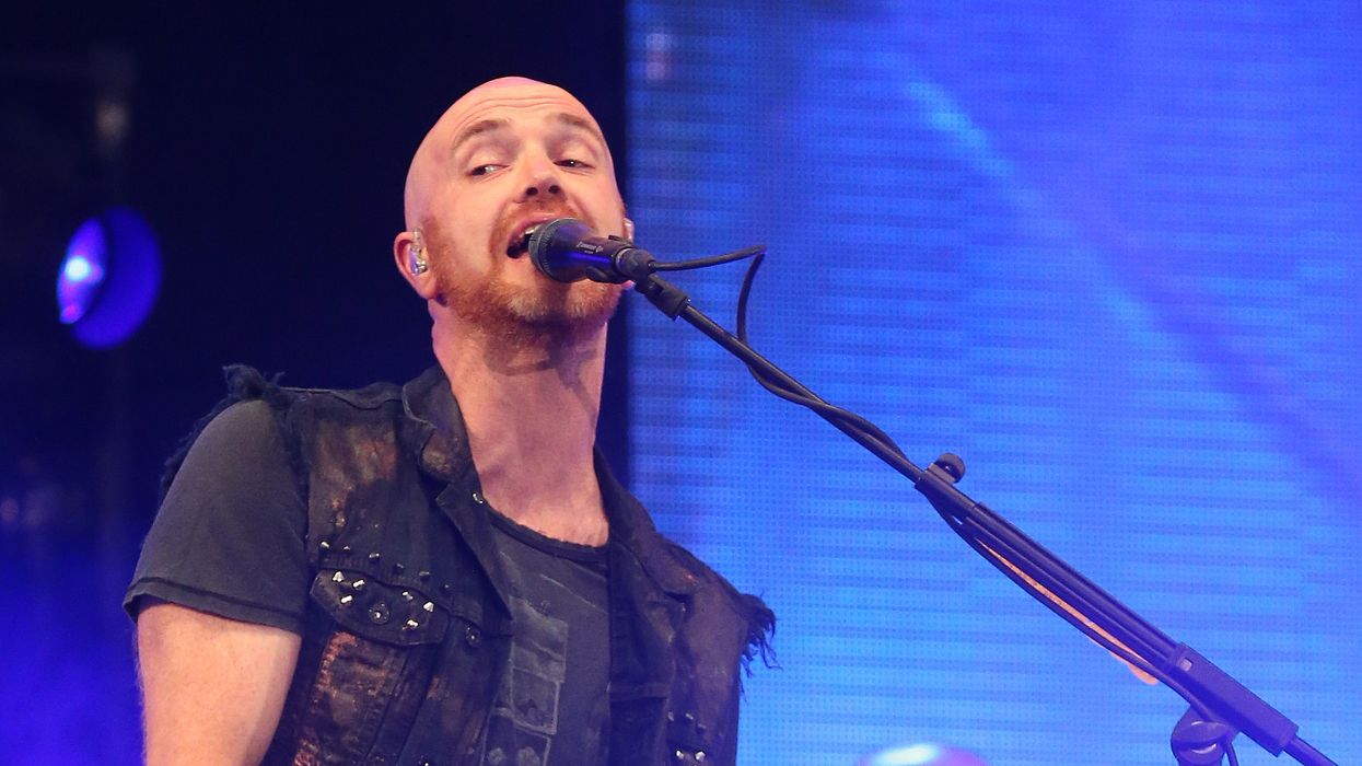 Mark Sheehan plays guitar in 2013