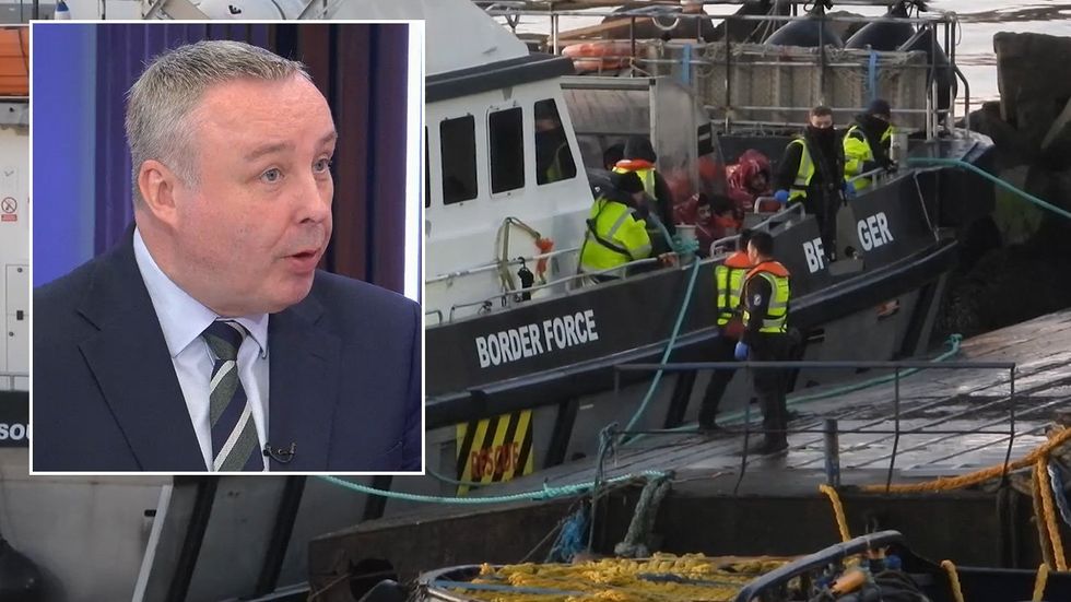 Mark White, migrants