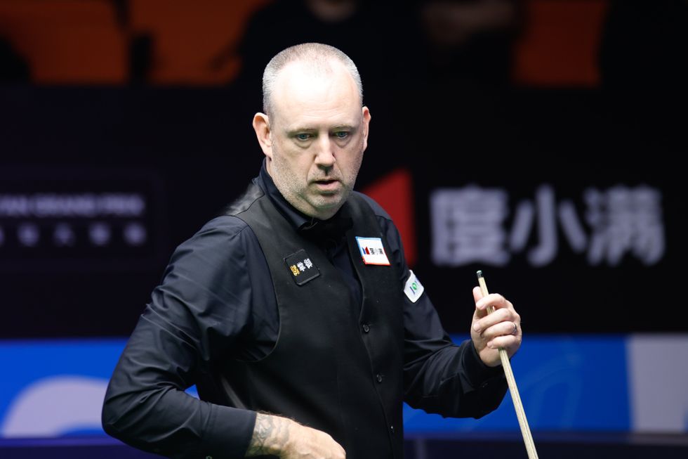 Mark Williams, 50, breaks snooker record and earns £177,000 after thumping Shaun Murphy