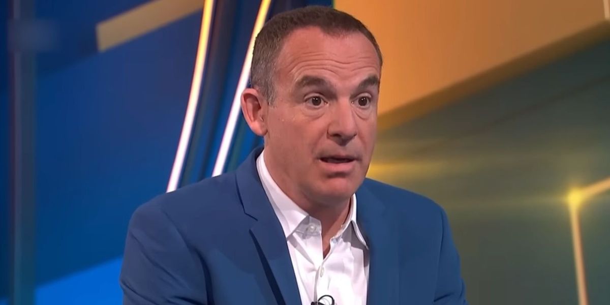 Martin Lewis’s MSE warns Britons to check payslips after 445,000 were underpaid: ‘Check it now!’ Martin Lewis’s MSE warns Britons to check payslips after 445,000 were underpaid: ‘Check it now!’