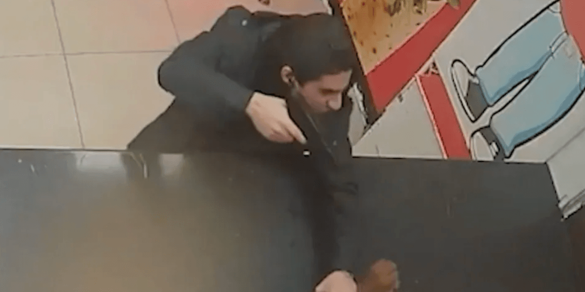 Chicken shop customer pulls fake gun on staff after being given wrong sauce Chicken shop customer pulls fake gun on staff after being given wrong sauce