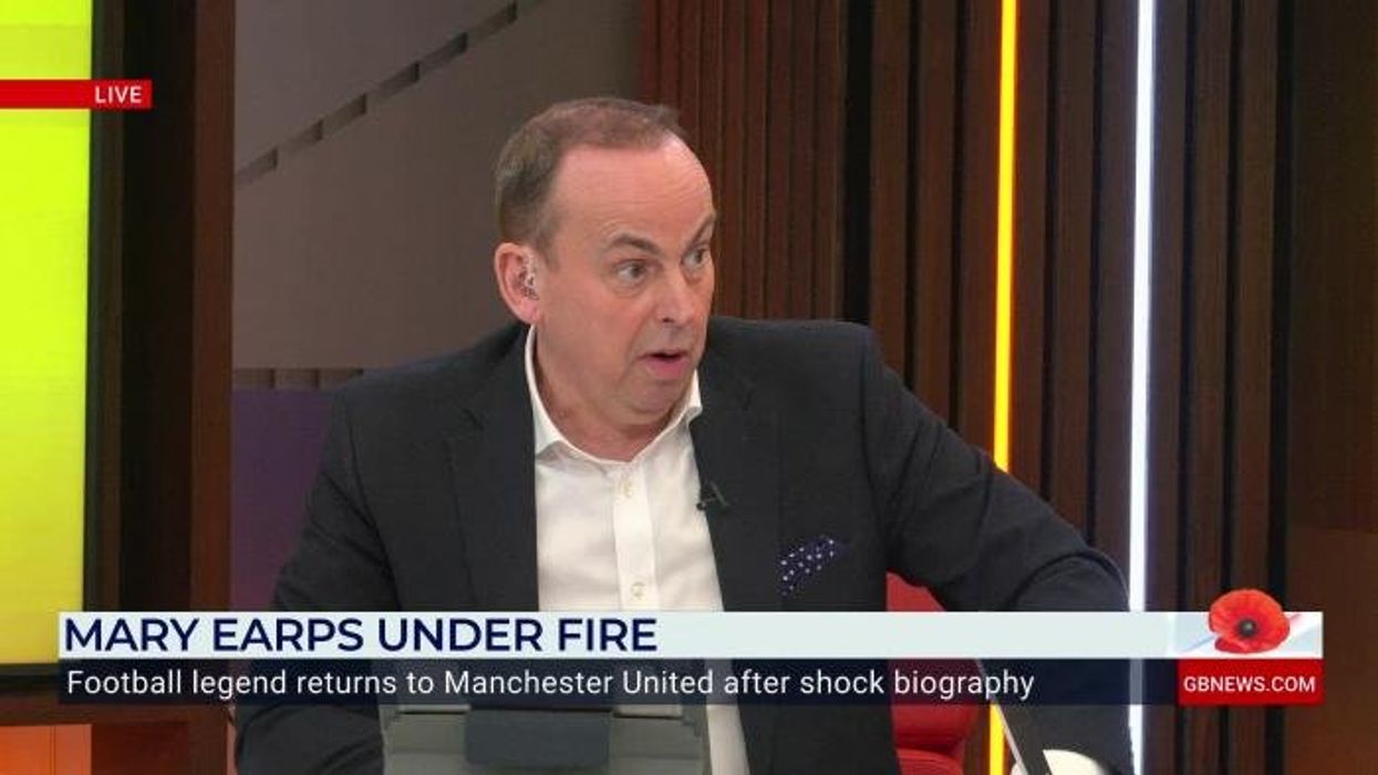 Mary Earps set for Manchester United return to face former England teammates amid Hannah Hampton row