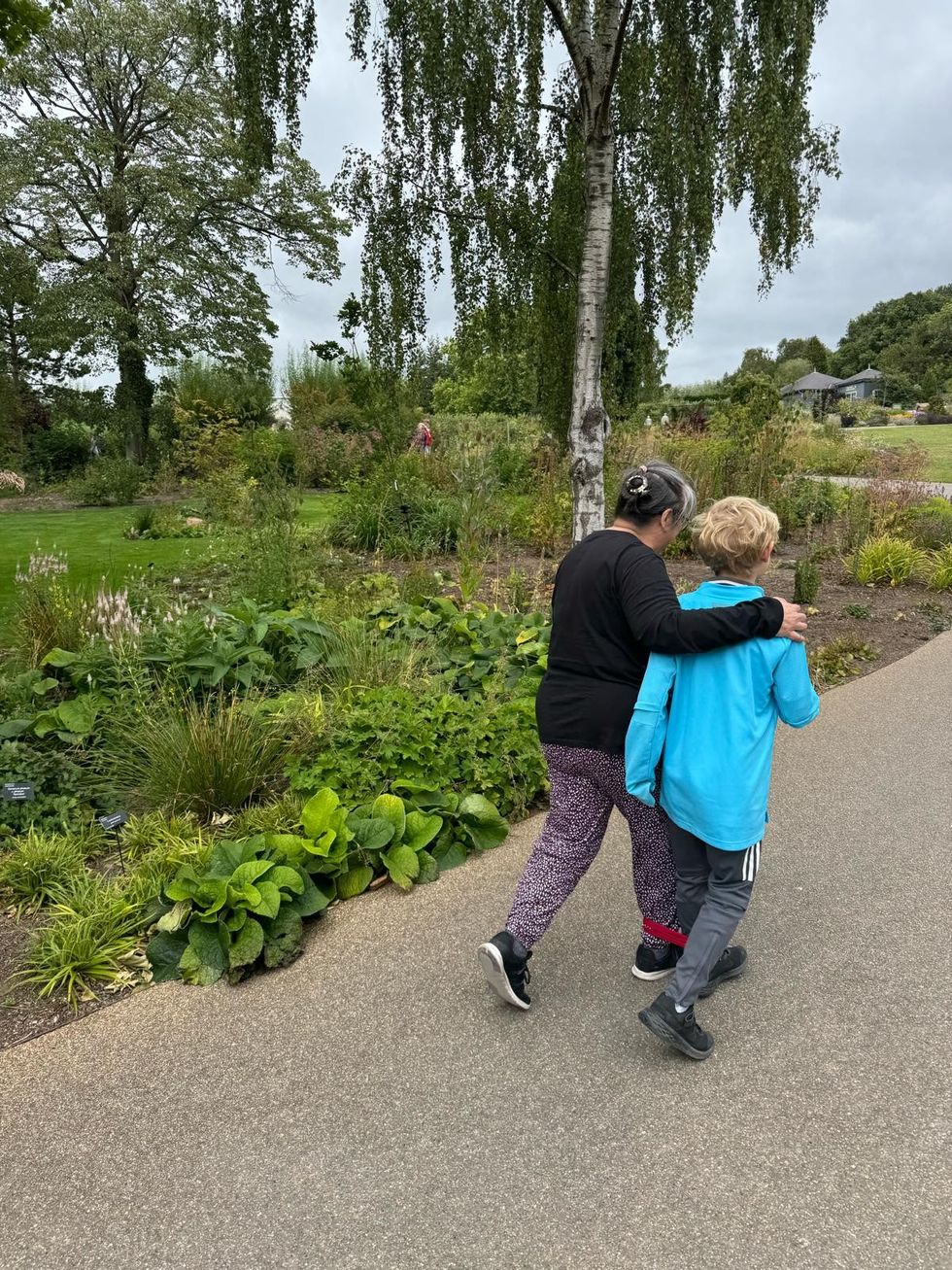 Mateo (Liz's brother)