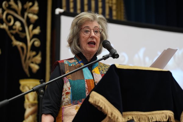 Maureen Lipman