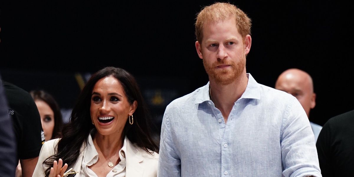 Meghan Markle e o Príncipe Harry foram fotografados de mãos dadas na ilha caribenha durante sua última viagem de luxo