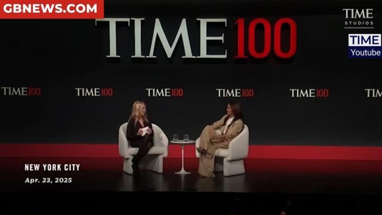 Meghan Markle passed 'secret notes' with cabin crew on American Airlines flight