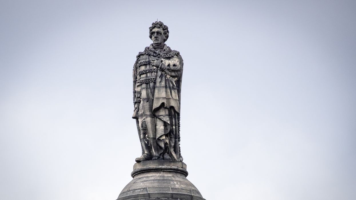 Melville Monument in St Andrew Square