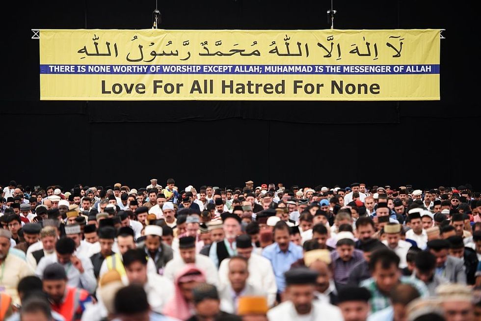 Členové muslimské komunity Ahmadiyya v Jasla Salana