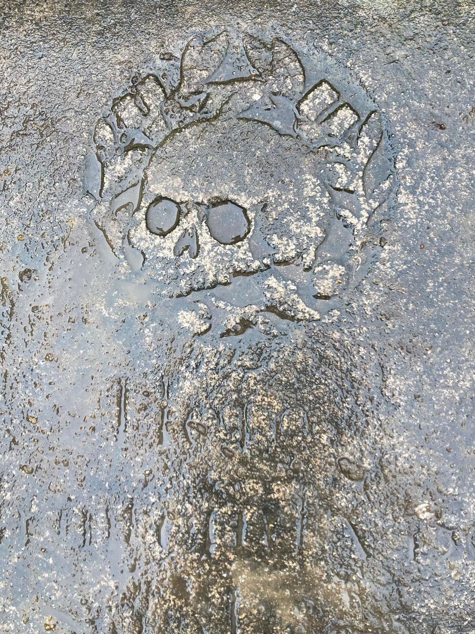'memento mori' grave slab