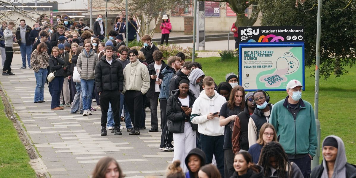 Students DENIED meningitis jabs after staff clock off work at 5pm Students DENIED meningitis jabs after staff clock off work at 5pm